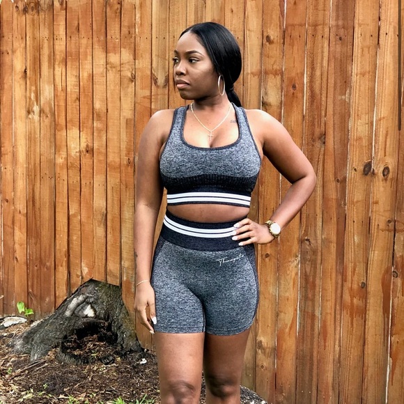 Two-Piece Active set - Picture 1 of 3